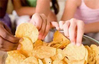 吃瓜小熊爱吃零食视频,一场视觉与味蕾的双重享受