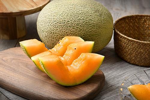 吃哈密瓜露脸视频大全图片,露脸瞬间，甜蜜瞬间